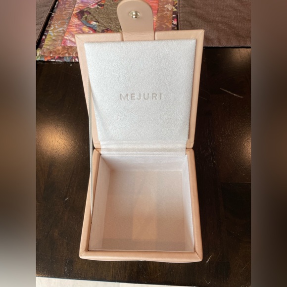 Mejuri Small Jewelry Box Beige - Picture 4 of 9